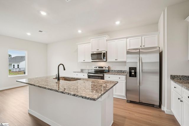 434 West Claywalk Road, Woodruff, SC 29388