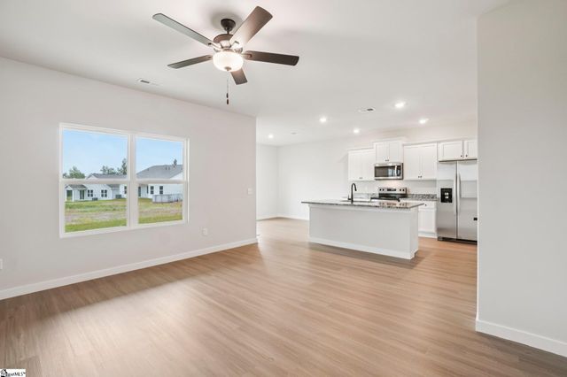 434 West Claywalk Road, Woodruff, SC 29388