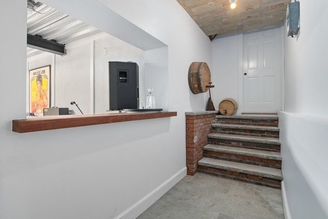 39 Westbrook Ln, Westwood, MA 02090