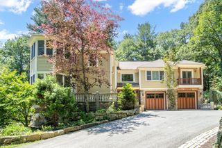 39 Westbrook Ln, Westwood, MA 02090