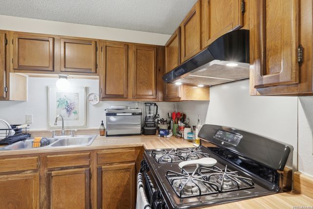 9609 Little Bend, San Antonio, TX 78250
