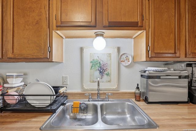 9609 Little Bend, San Antonio, TX 78250