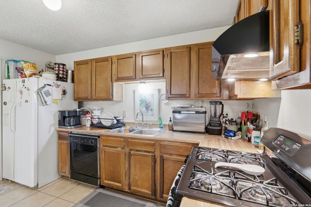9609 Little Bend, San Antonio, TX 78250