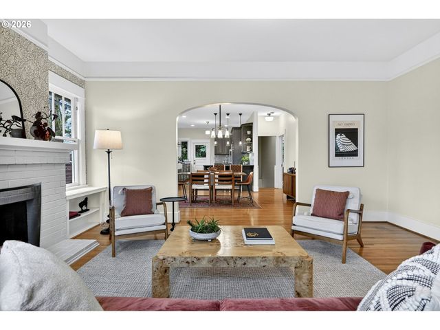 1812 Ne 48TH Ave, Portland, OR 97213