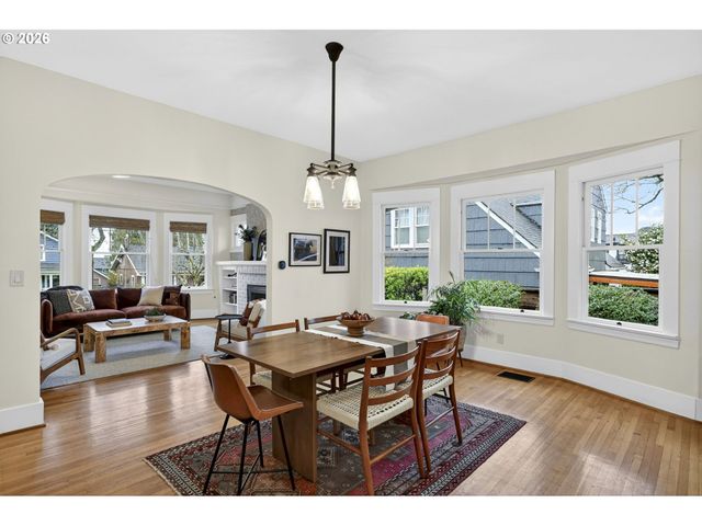 1812 Ne 48TH Ave, Portland, OR 97213