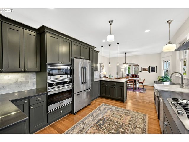 1812 Ne 48TH Ave, Portland, OR 97213