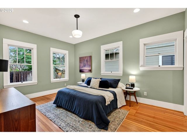 1812 Ne 48TH Ave, Portland, OR 97213