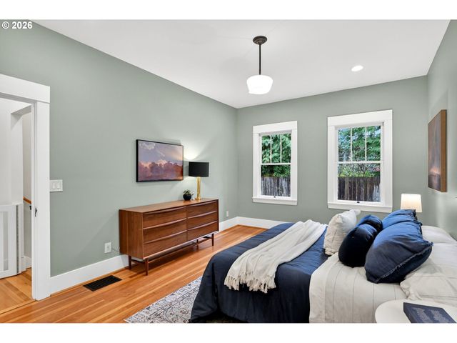 1812 Ne 48TH Ave, Portland, OR 97213