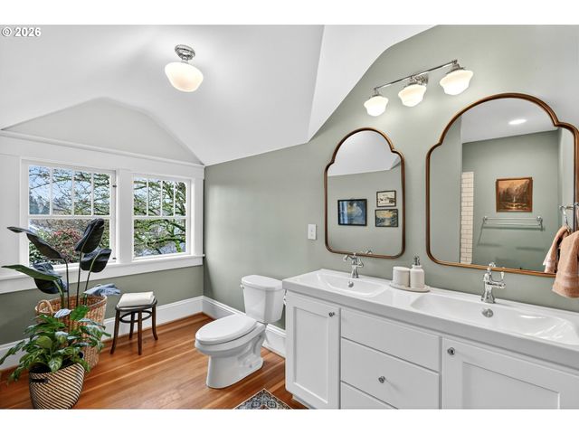 1812 Ne 48TH Ave, Portland, OR 97213