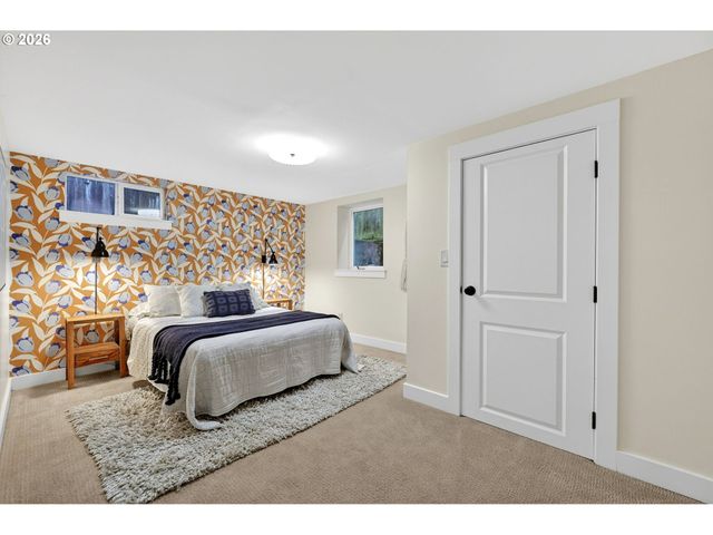 1812 Ne 48TH Ave, Portland, OR 97213