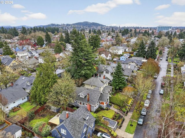 1812 Ne 48TH Ave, Portland, OR 97213