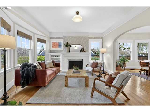 1812 Ne 48TH Ave, Portland, OR 97213