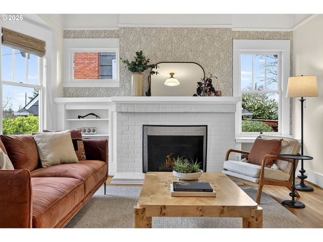 1812 Ne 48TH Ave, Portland, OR 97213