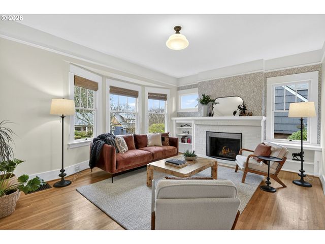 1812 Ne 48TH Ave, Portland, OR 97213