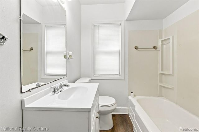 22165 Hayes Avenue, Eastpointe, MI 48021