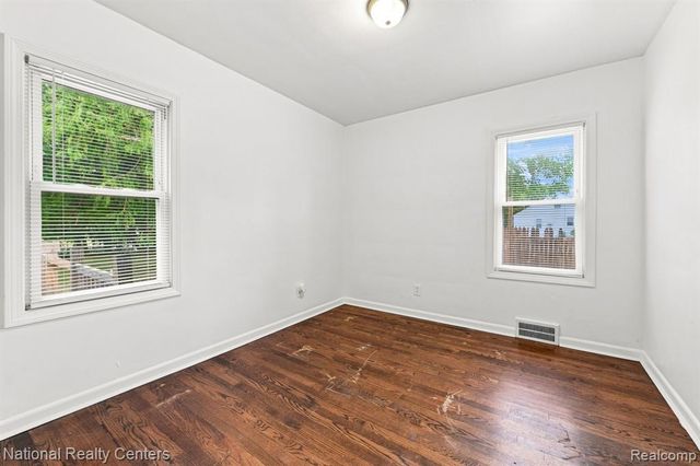 22165 Hayes Avenue, Eastpointe, MI 48021