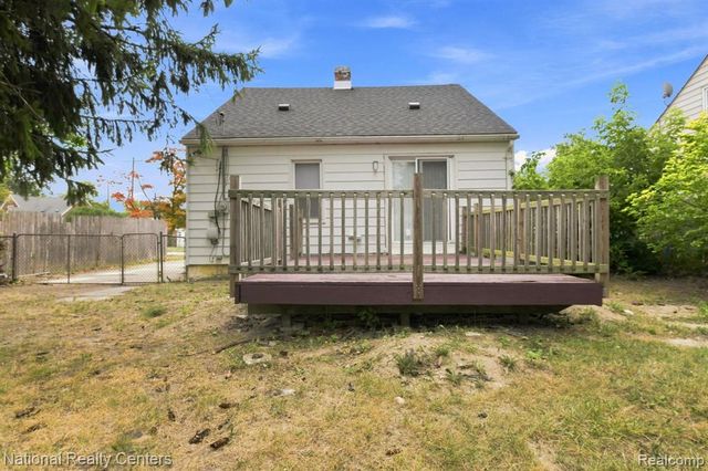 22165 Hayes Avenue, Eastpointe, MI 48021