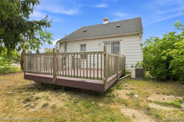22165 Hayes Avenue, Eastpointe, MI 48021