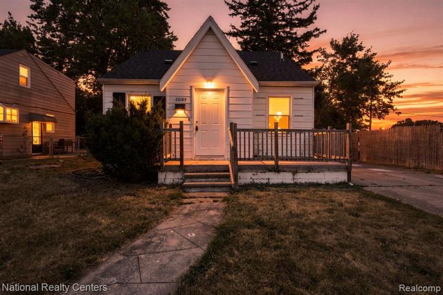 22165 Hayes Avenue, Eastpointe, MI 48021