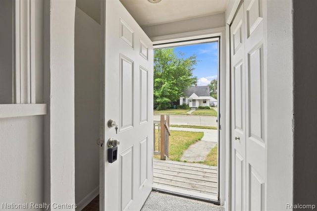 22165 Hayes Avenue, Eastpointe, MI 48021