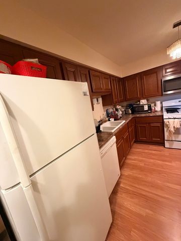 5500 Lincoln Avenue 107, Morton Grove, IL 60053
