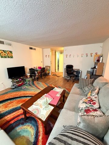 5500 Lincoln Avenue 107, Morton Grove, IL 60053