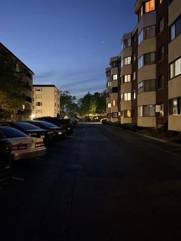5500 Lincoln Avenue 107, Morton Grove, IL 60053