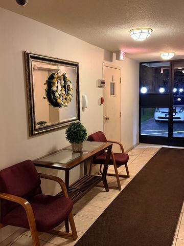 5500 Lincoln Avenue 107, Morton Grove, IL 60053