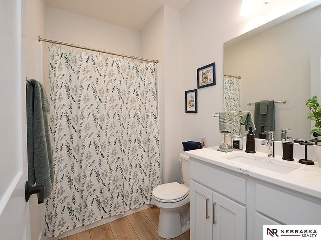 9121 Marbella Drive, Lincoln, NE 68520