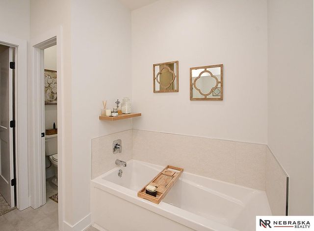 9121 Marbella Drive, Lincoln, NE 68520