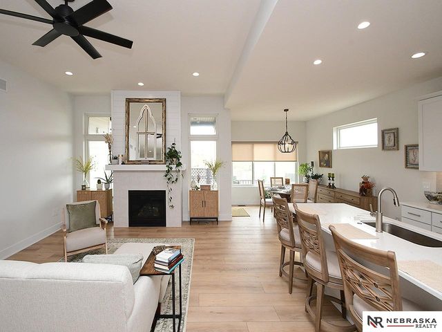 9121 Marbella Drive, Lincoln, NE 68520