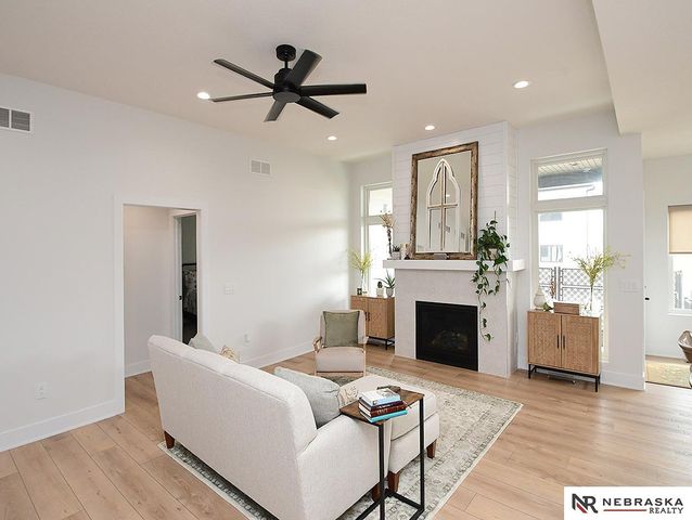 9121 Marbella Drive, Lincoln, NE 68520