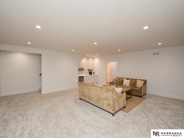 9121 Marbella Drive, Lincoln, NE 68520