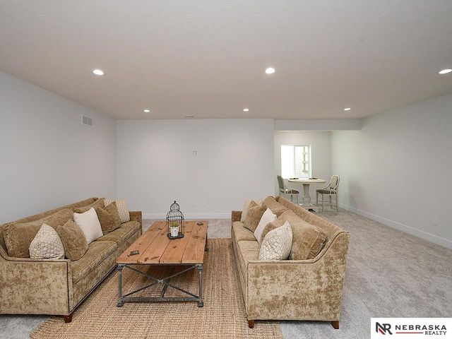 9121 Marbella Drive, Lincoln, NE 68520