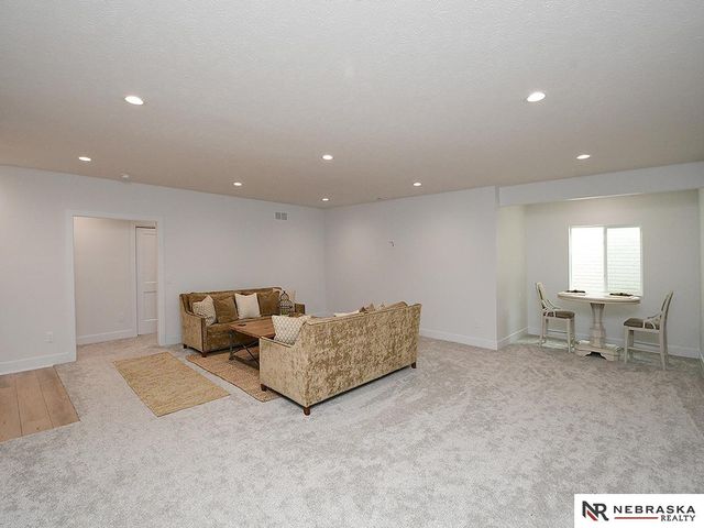 9121 Marbella Drive, Lincoln, NE 68520