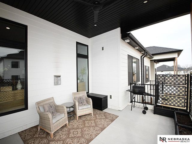 9121 Marbella Drive, Lincoln, NE 68520