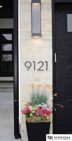 9121 Marbella Drive, Lincoln, NE 68520