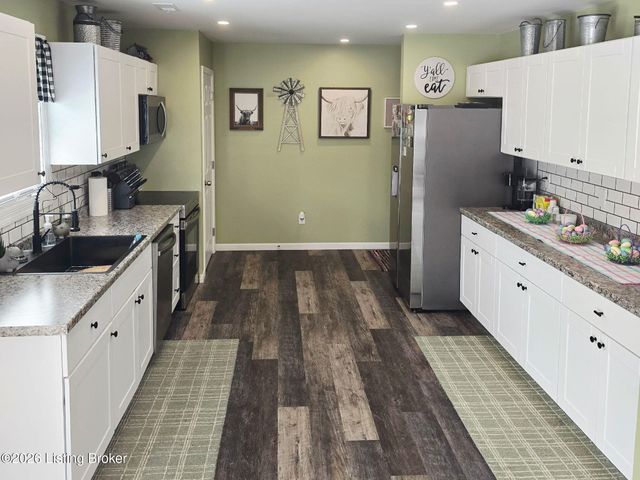 1518 Deering Ln, Radcliff, KY 40160