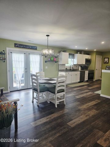 1518 Deering Ln, Radcliff, KY 40160