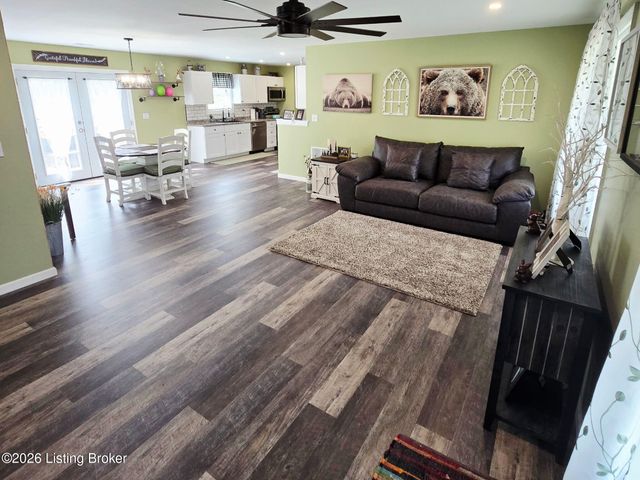 1518 Deering Ln, Radcliff, KY 40160