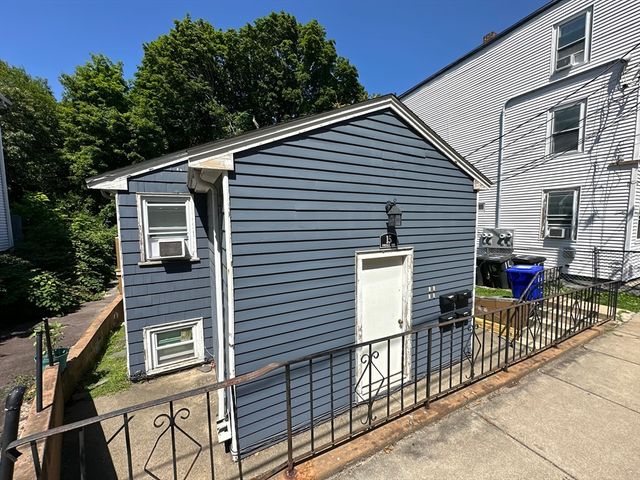 15 Pinedale Rd 4, Boston, MA 02131
