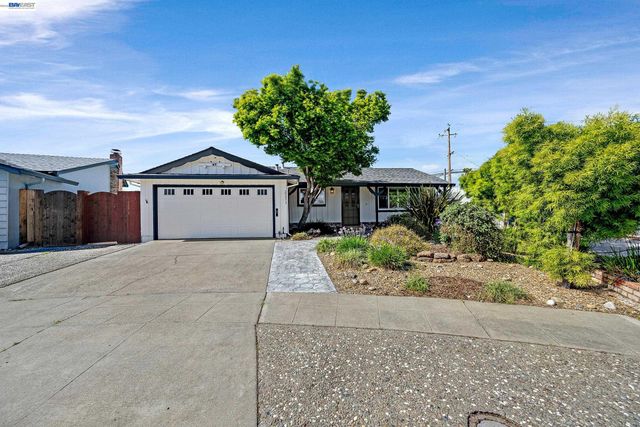 25073 Belhaven St, Hayward, CA 94545