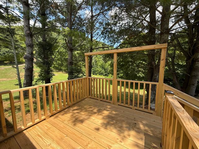 136 Freedom LN, Newport, VA 24128