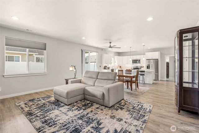 1006 6th Avenue NE, Ephrata, WA 98823