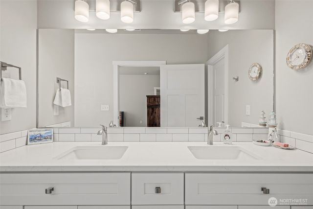 1006 6th Avenue NE, Ephrata, WA 98823