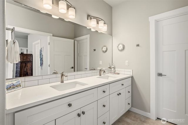 1006 6th Avenue NE, Ephrata, WA 98823