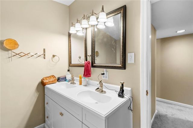 702 E 6th Street, Carrollton, MO 64633