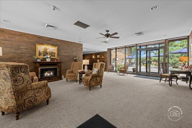 1730 W Galena Boulevard 304W, Aurora, IL 60506