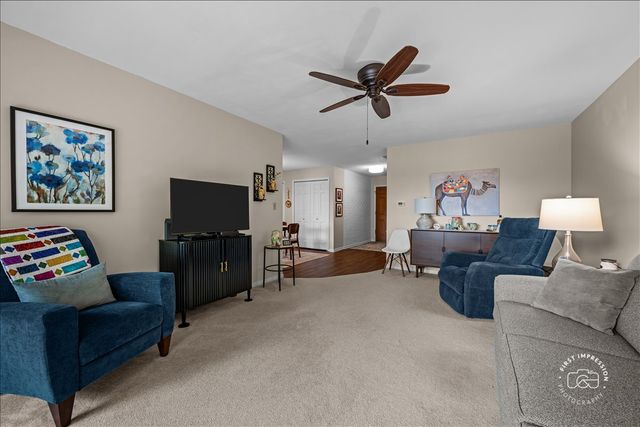 1730 W Galena Boulevard 304W, Aurora, IL 60506