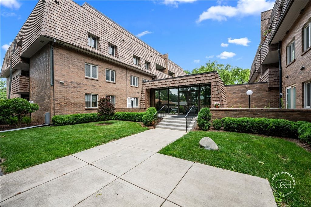 1730 W Galena Boulevard 304W, Aurora, IL 60506